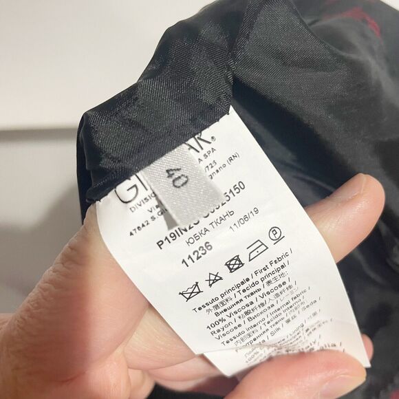 No 21 Skirt with Train size 40/small Black Red Floral Viscose - Picture 3 of 6